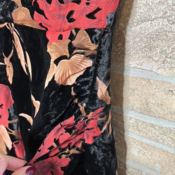 Lulu's Exquisite Black Floral Burnout Velvet Strapless Maxi Dress Size Small - Picture 11 of 14